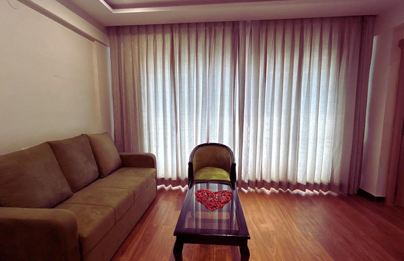 Serene Resort Hyderabad 商沙巴 外观 照片