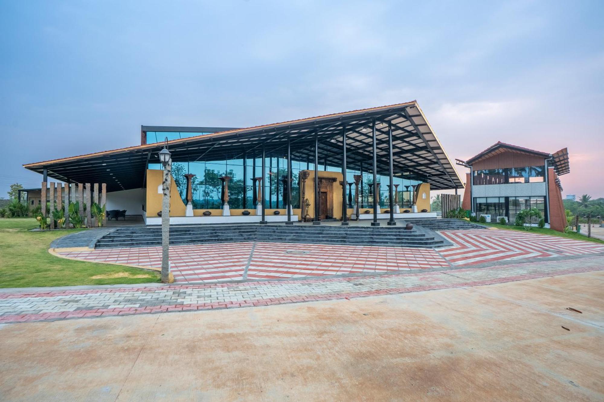 Serene Resort Hyderabad 商沙巴 外观 照片