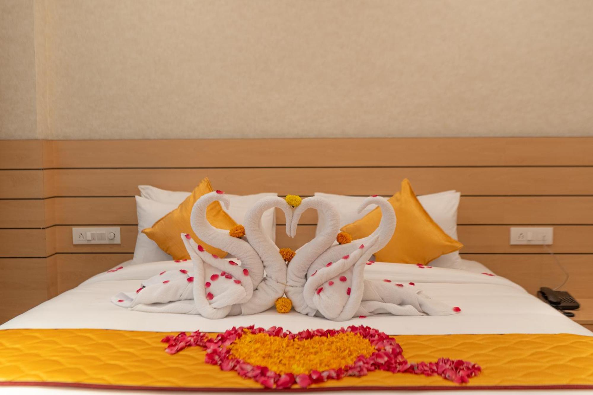 Serene Resort Hyderabad 商沙巴 外观 照片