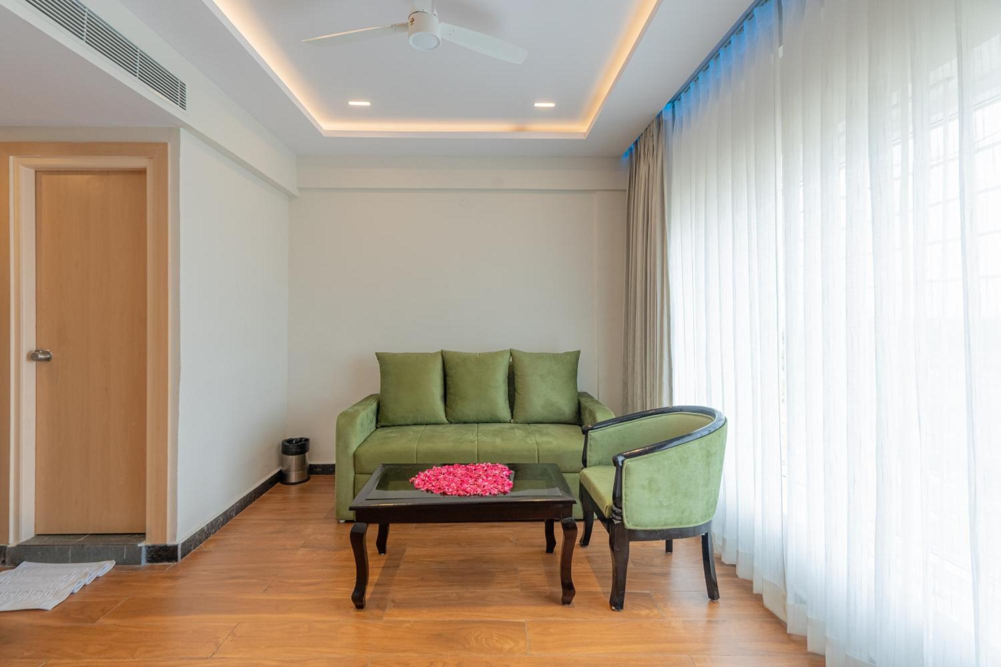 Serene Resort Hyderabad 商沙巴 外观 照片