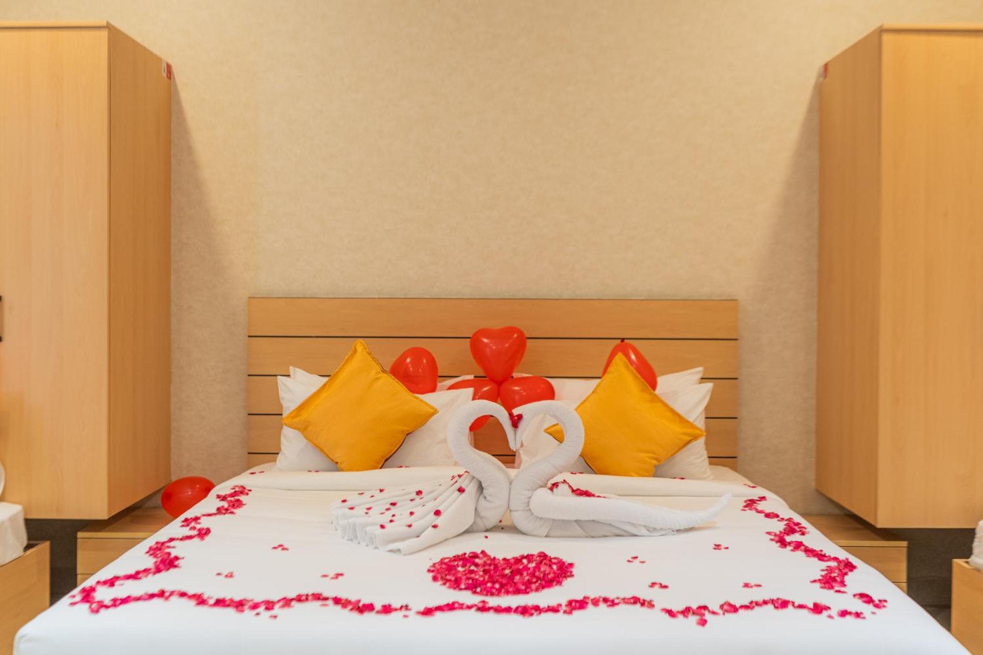 Serene Resort Hyderabad 商沙巴 外观 照片