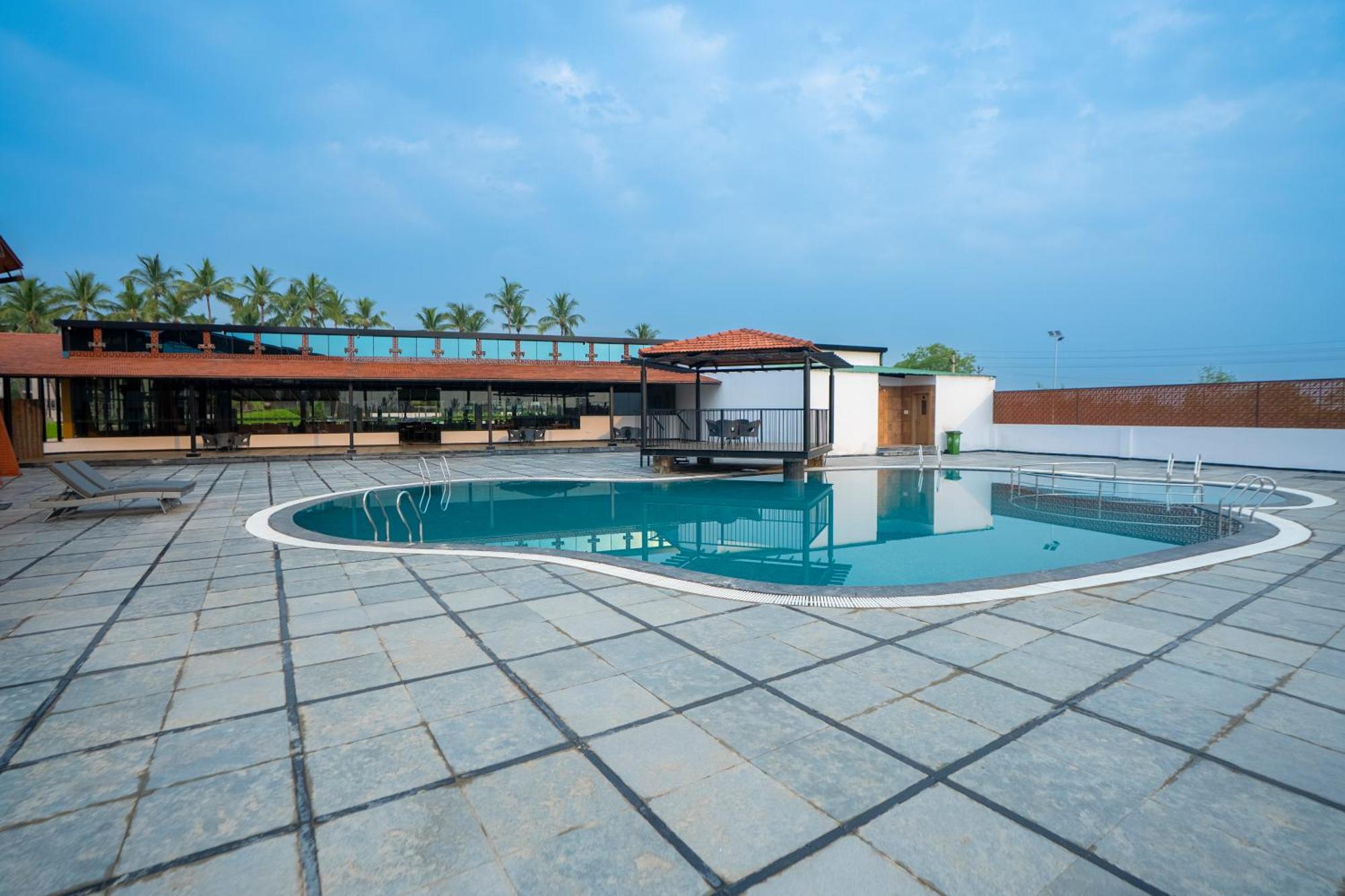 Serene Resort Hyderabad 商沙巴 外观 照片