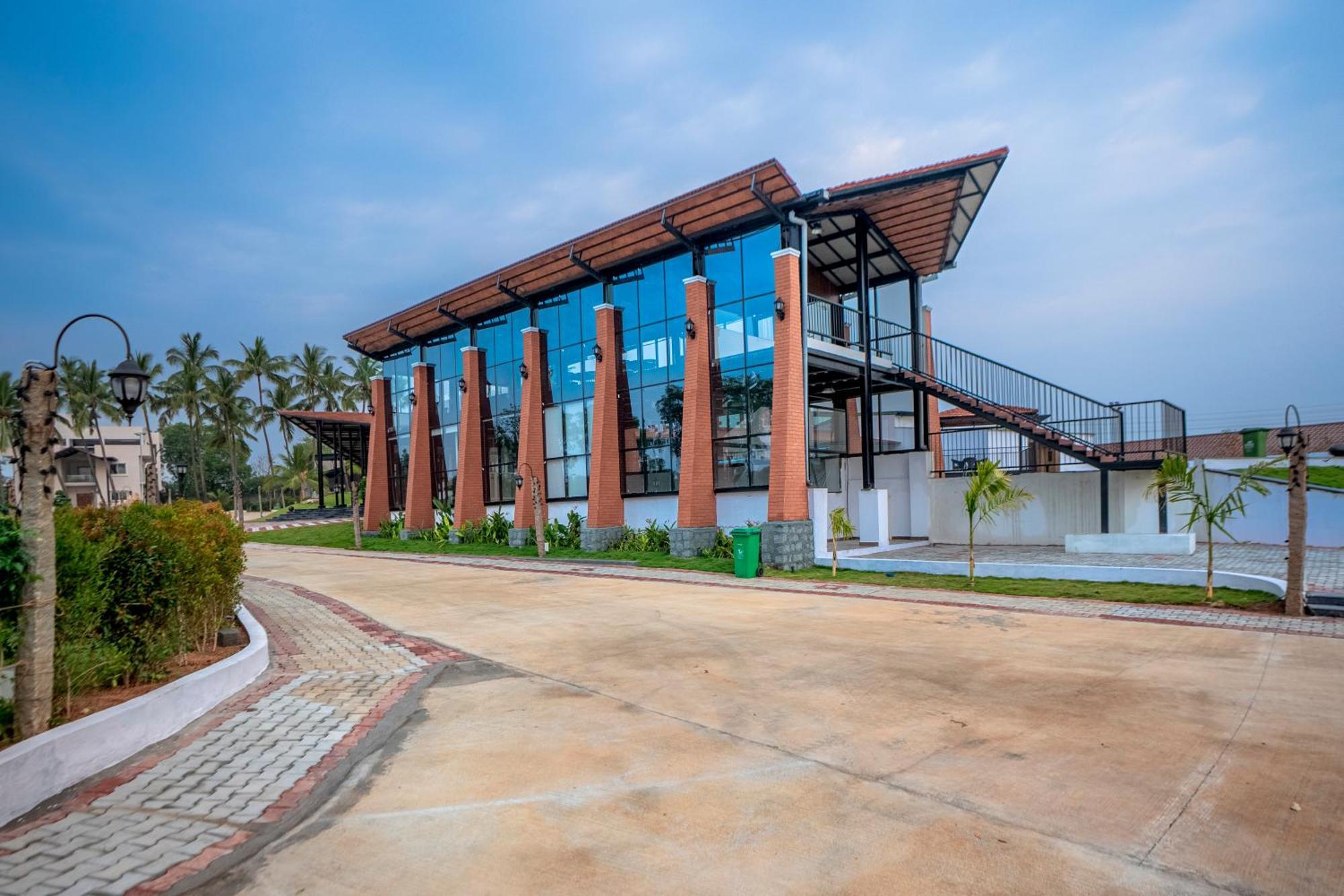 Serene Resort Hyderabad 商沙巴 外观 照片